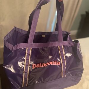 Patagonia tote medium size purple 25L blackhole